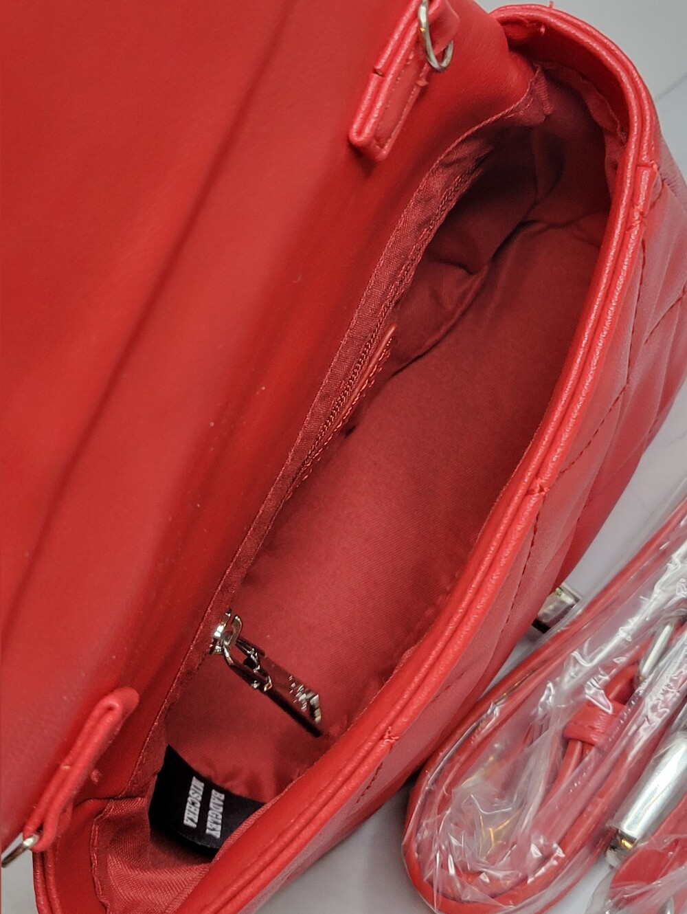 Badgley Mischka Small Red Quilted Crossbody Bag NWT - Picture 5 of 5